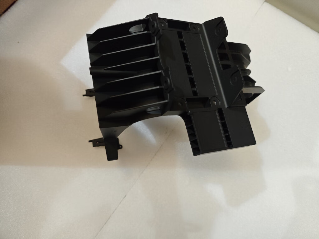 SOPORTE DE RADAR DELANTERO