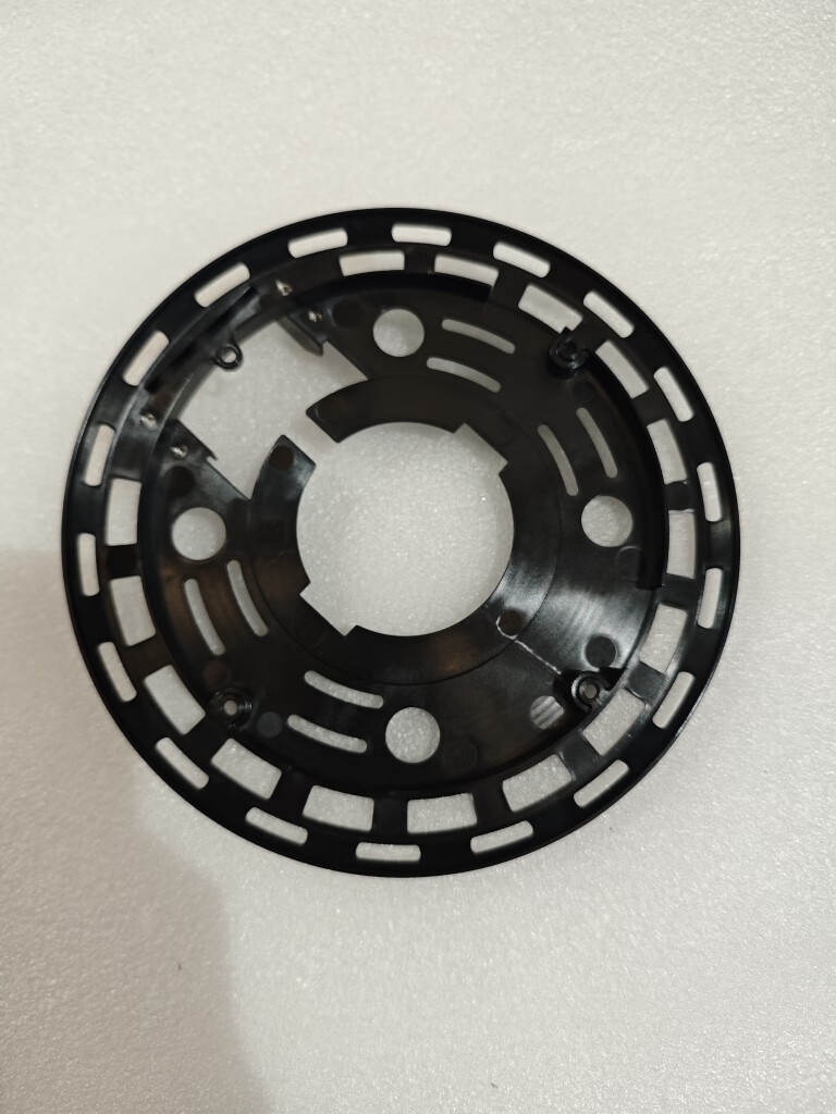 CUBIERTA INFERIOR DEL MOTOR
